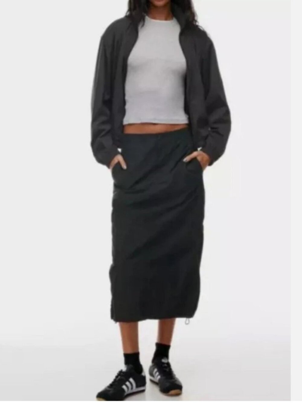 Aritzia TNA Black Cotton Cargo Parachute Skirt Size Medium - NWOT